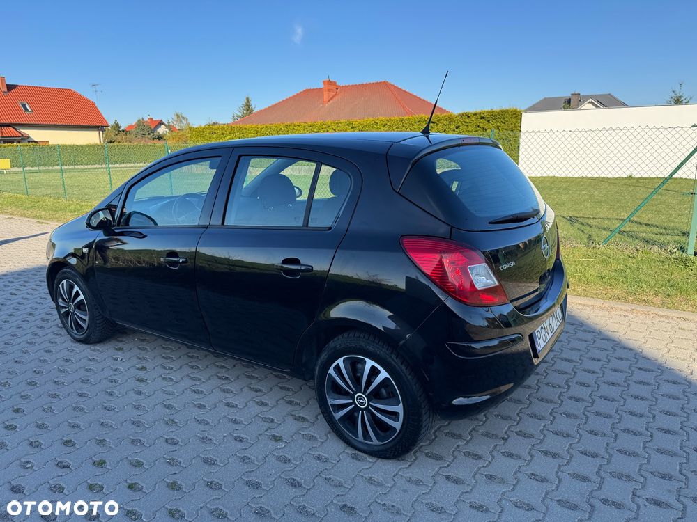 Opel Corsa 1.2 16V Cosmo - 4