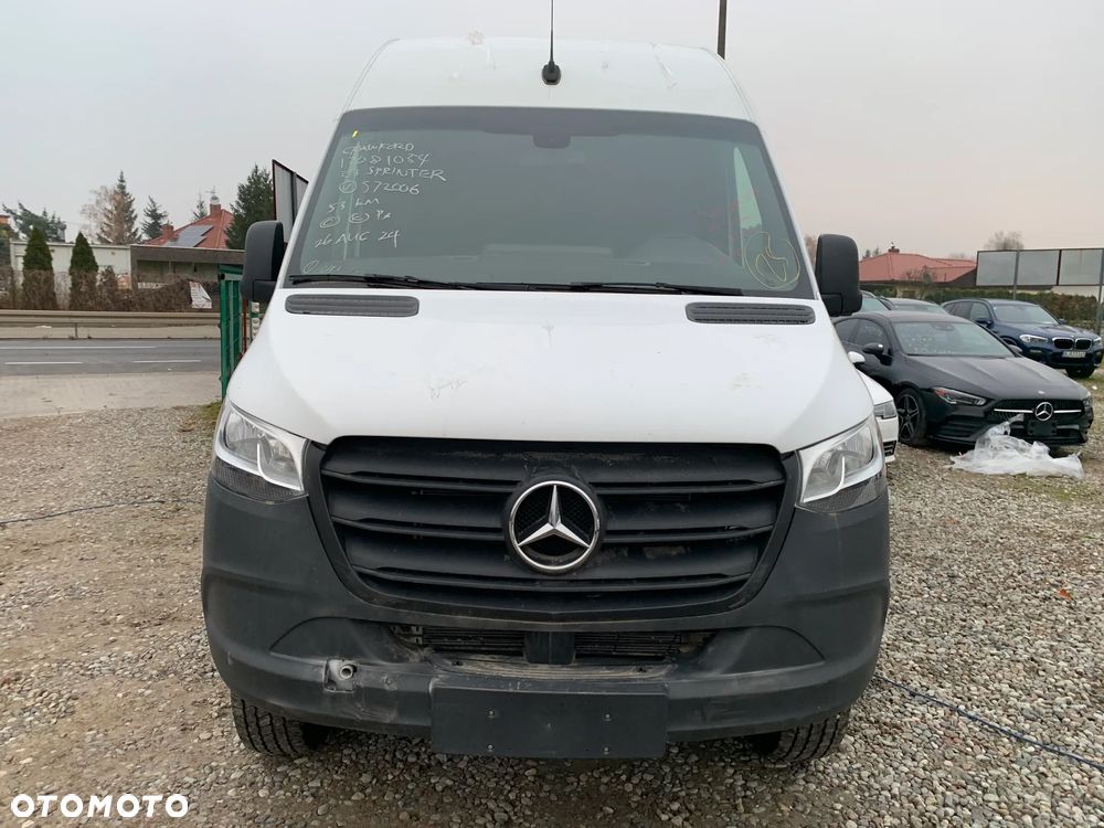Mercedes-Benz Sprinter - 2