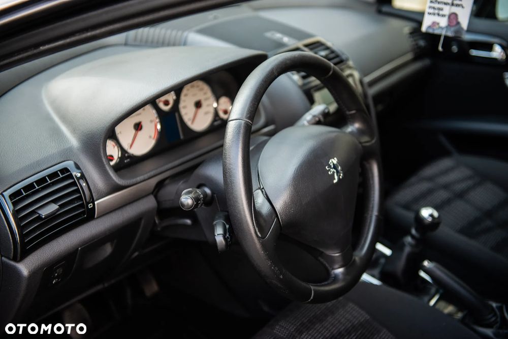 Peugeot 407 HDi 140 JBL - 17