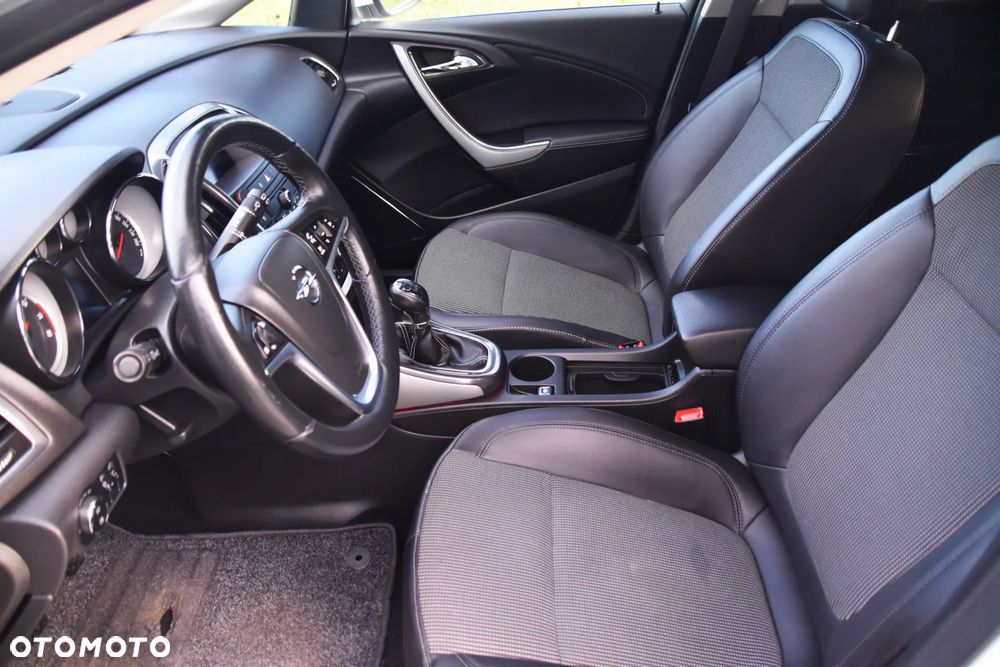 Opel Astra 1.6 Turbo White Edition - 7