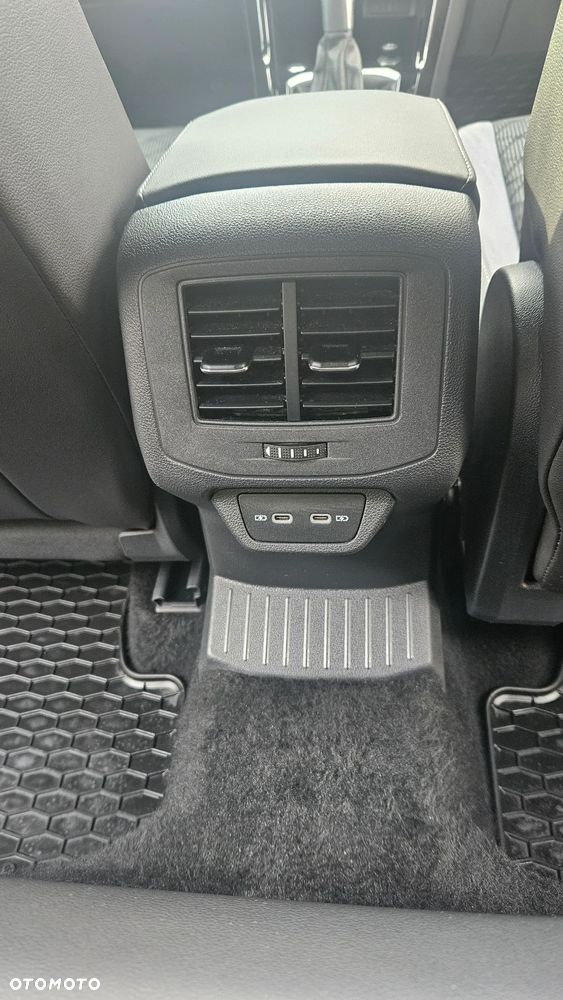 Volkswagen T-Roc 1.5 TSI R-Line DSG - 14