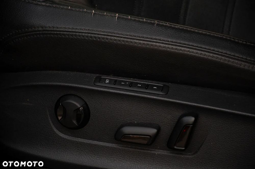 Volkswagen Passat 2.0 TDI DSG Individual - 17