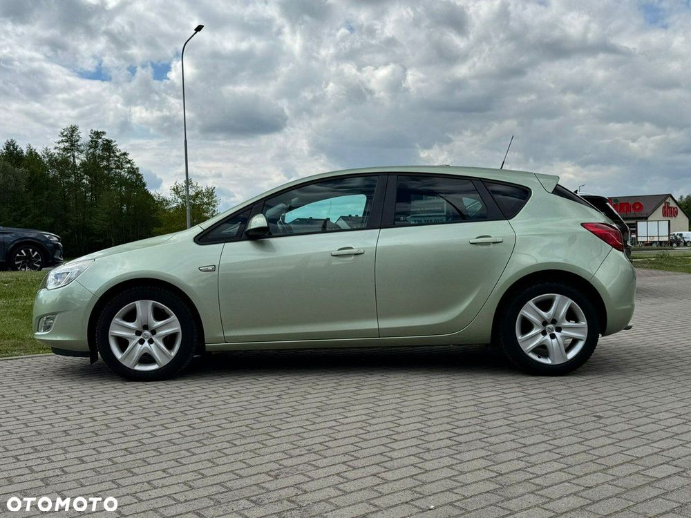 Opel Astra 1.4 T Enjoy - 10