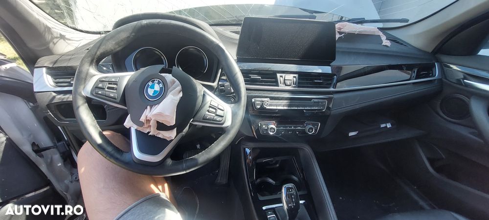 BMW X1 sDrive20i AT - 8