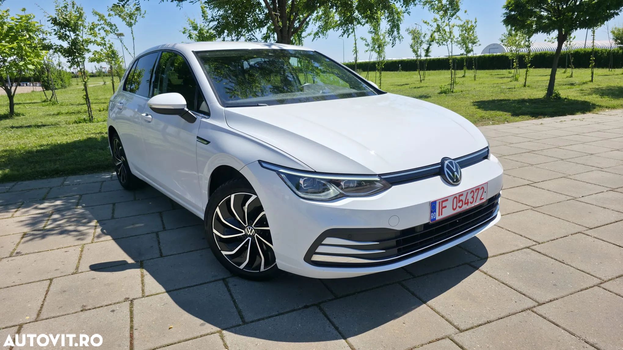 Volkswagen Golf - 1