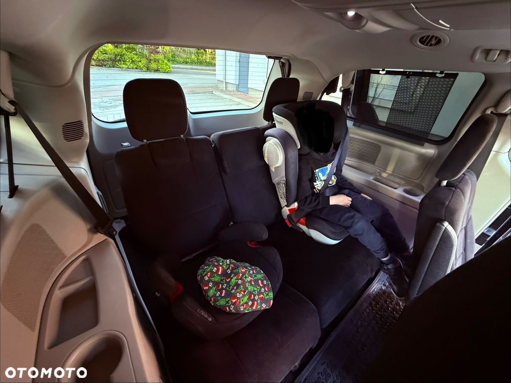 Chrysler Town & Country 3.6 Limited - 13