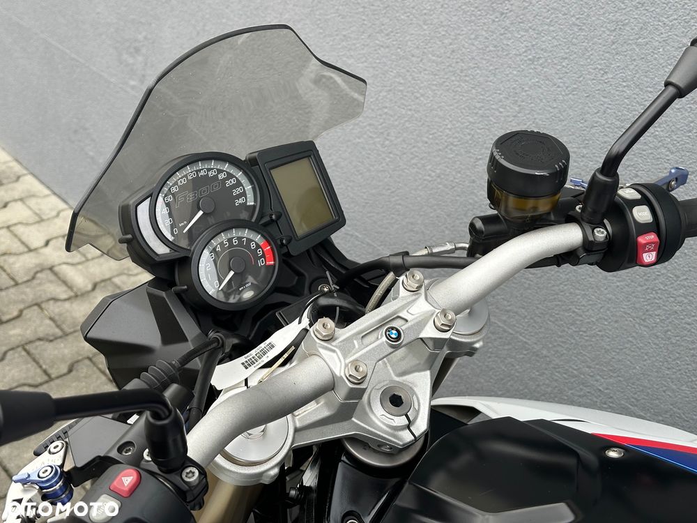 BMW F - 16