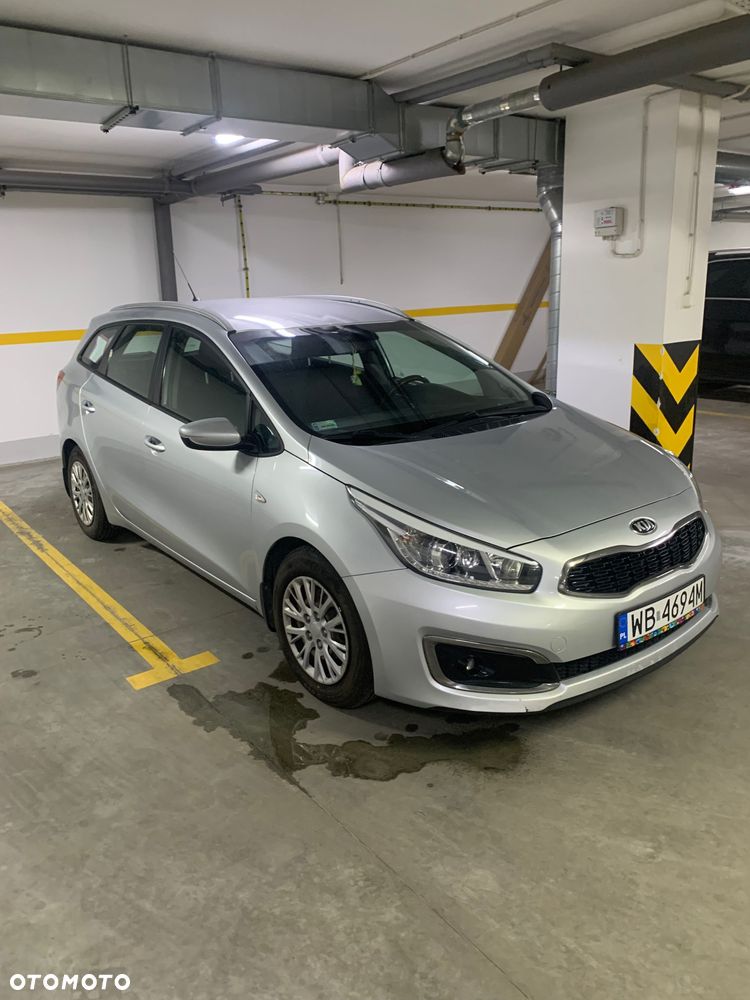 Kia Ceed - 4
