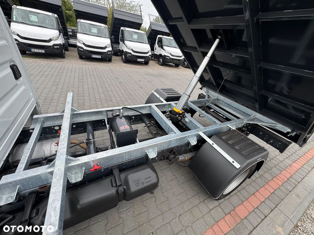 Iveco 35c13,,35c14,,35c15 - 12