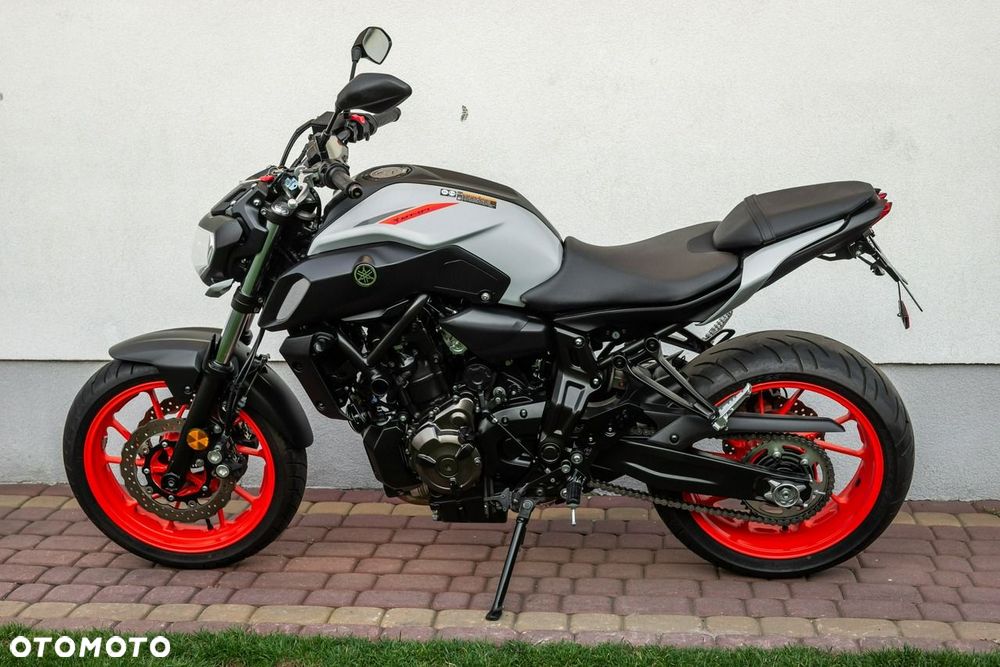 Yamaha MT - 6