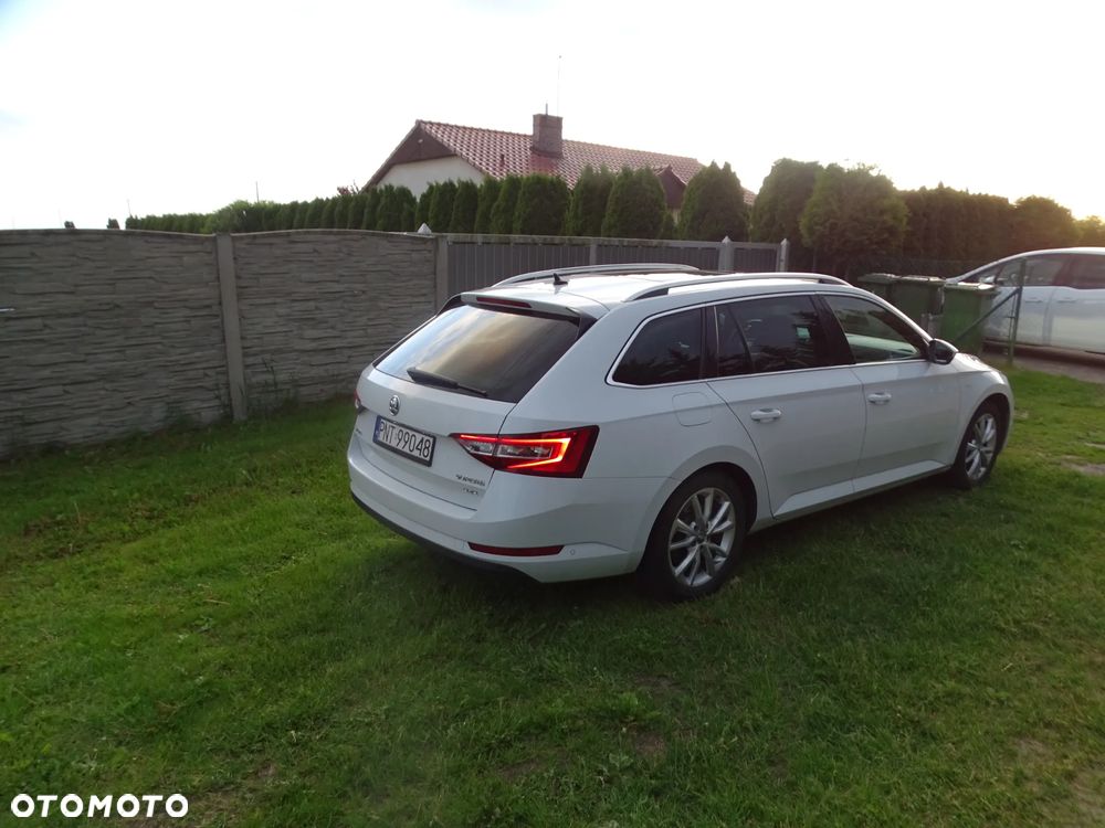 Skoda Superb 2.0 TDI SCR 4x4 L&K DSG - 3