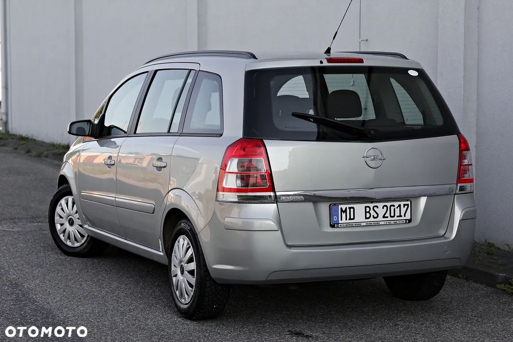 Opel Zafira - 18