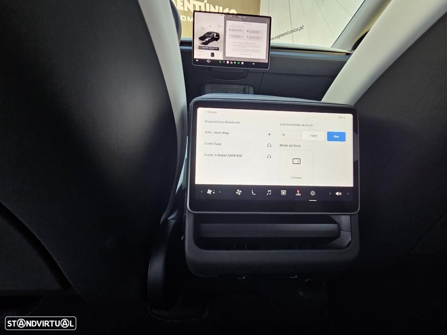 Tesla Model Y Long Range Dual Motor AWD - 31