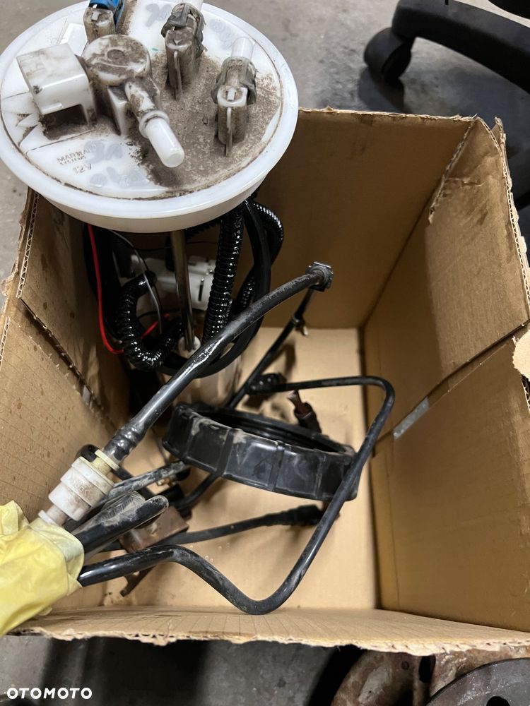 Pływak paliwa z pompą Nissan Navara d40 pathfinder r51 v6 3.0dci - 2