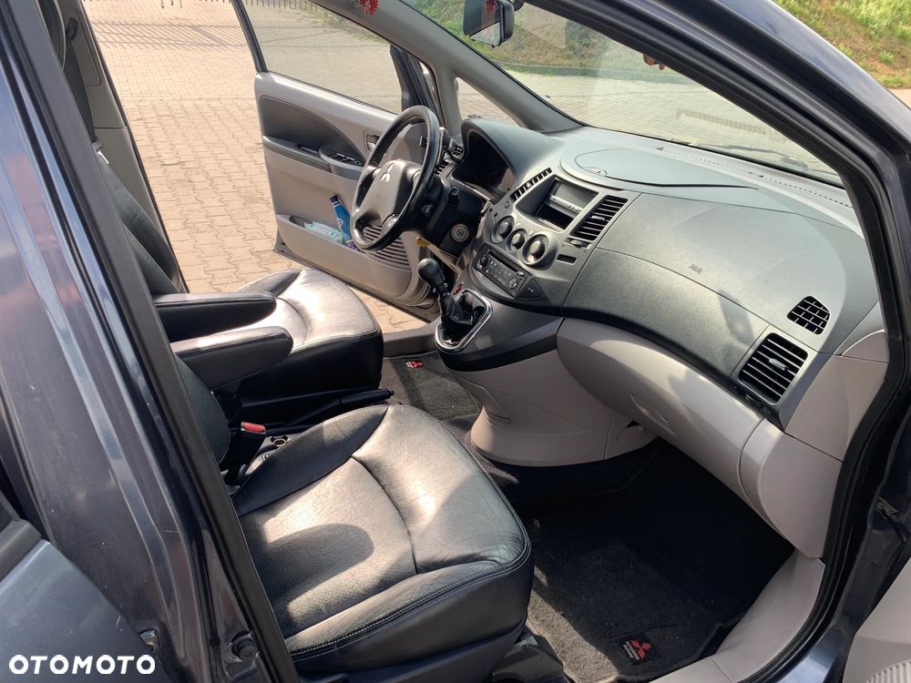 Mitsubishi Grandis 2.0 DID Intense - 11