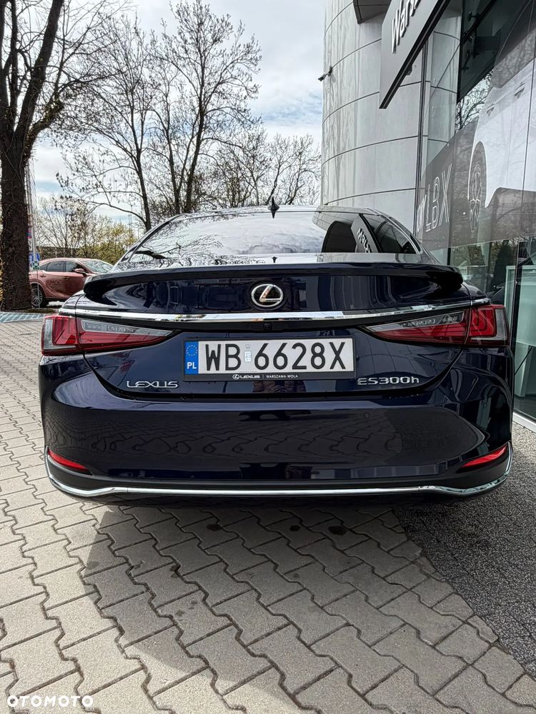 Lexus ES 300h Prestige - 11
