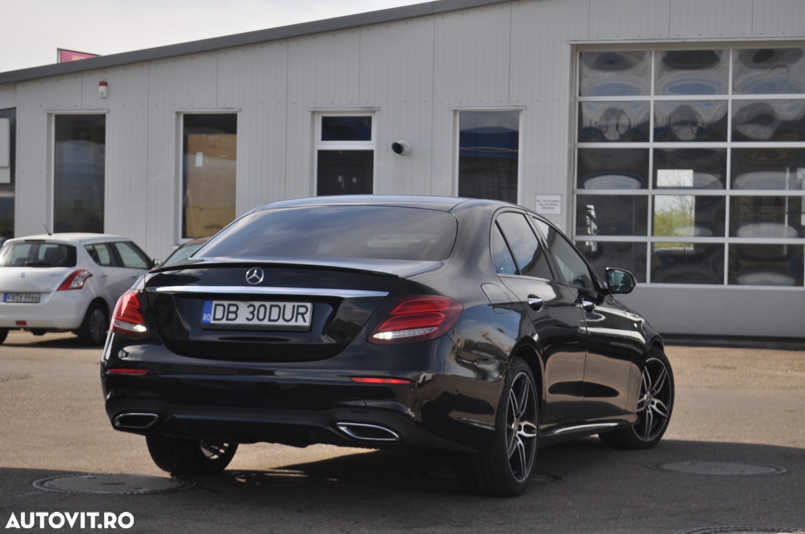 Mercedes-Benz E - 10