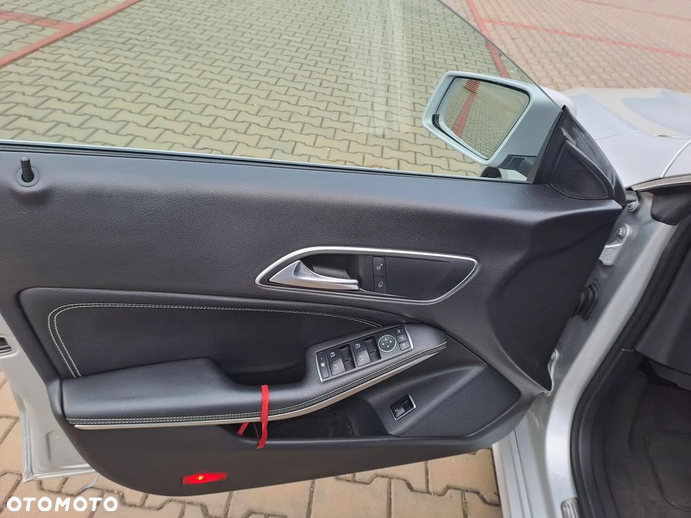 Mercedes-Benz CLA 180 d 7G-DCT Peak Edition - 17