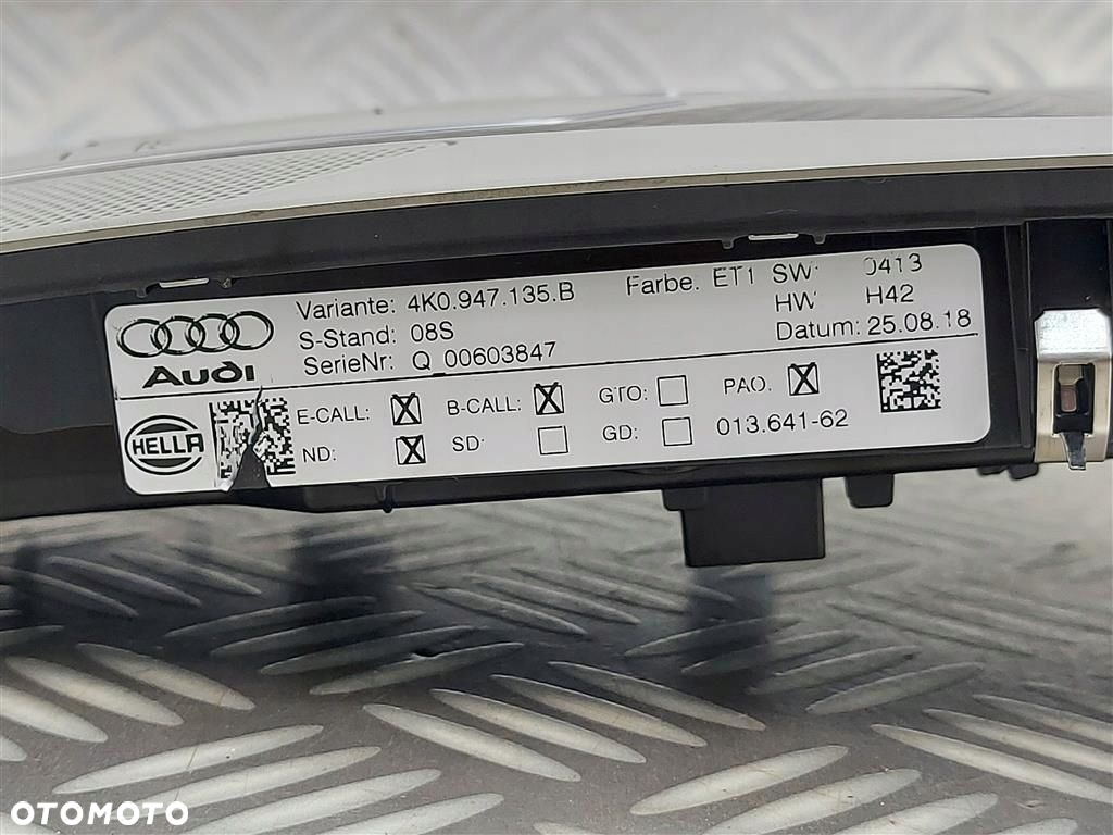 Lampka oświetlenia wnętrza podsufitki Audi Q8 A7 A6 4K0947135 18- - 6