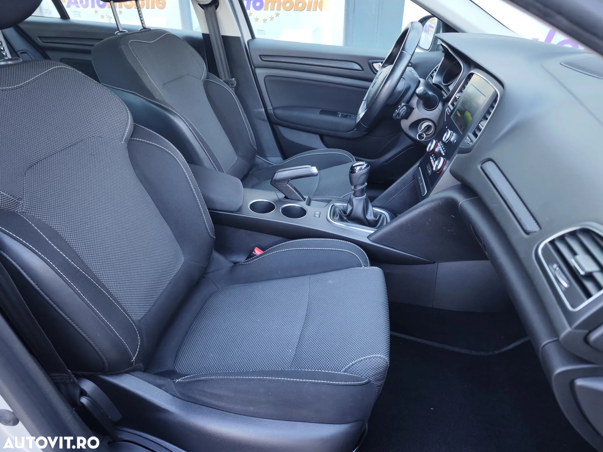 Renault Megane Estate 1.5 dCI Life - 24