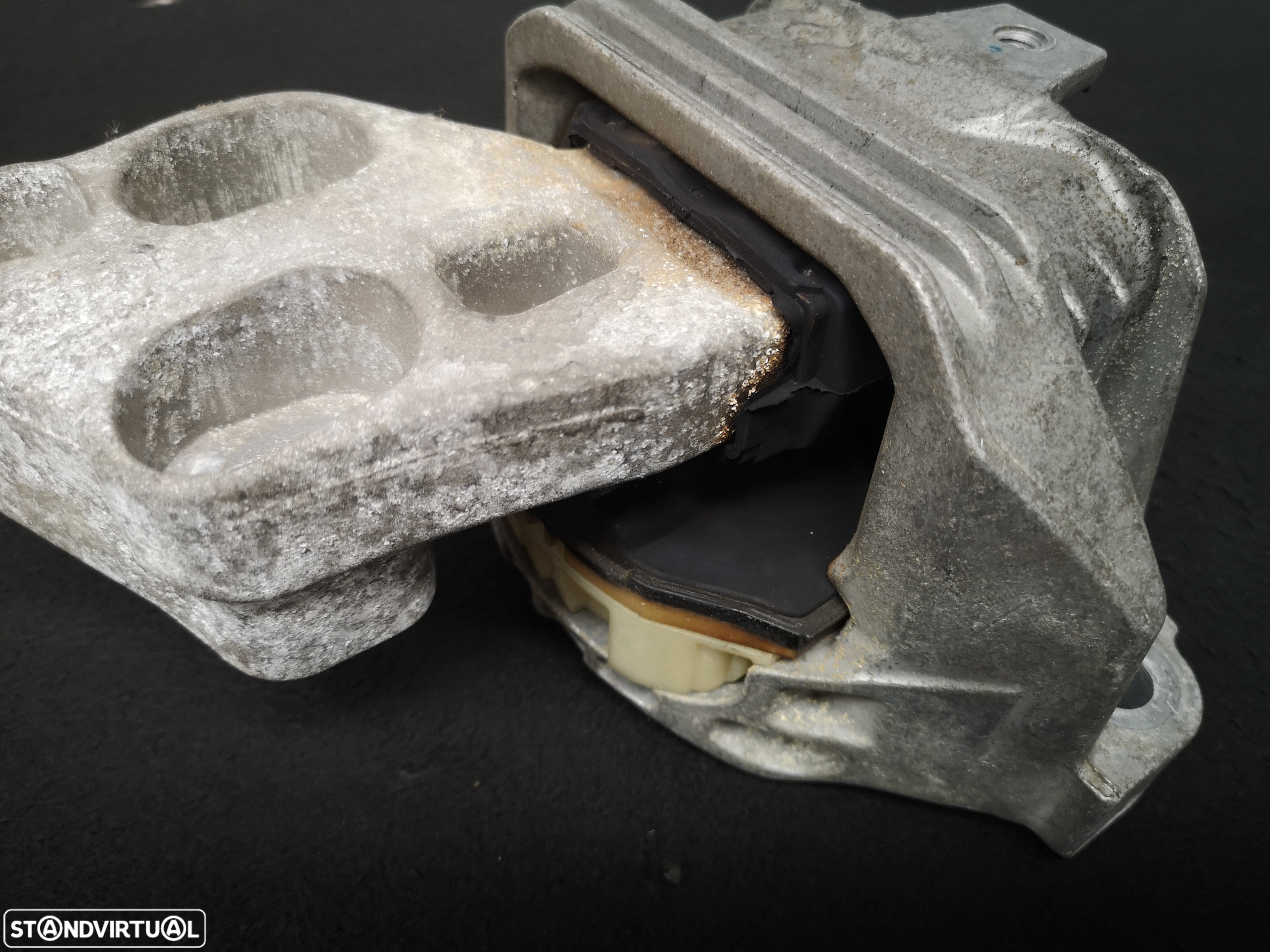 Apoio de motor Mercedes CDI W176 W117 W246  2014+ (2x no estoque) GLA200 - 2