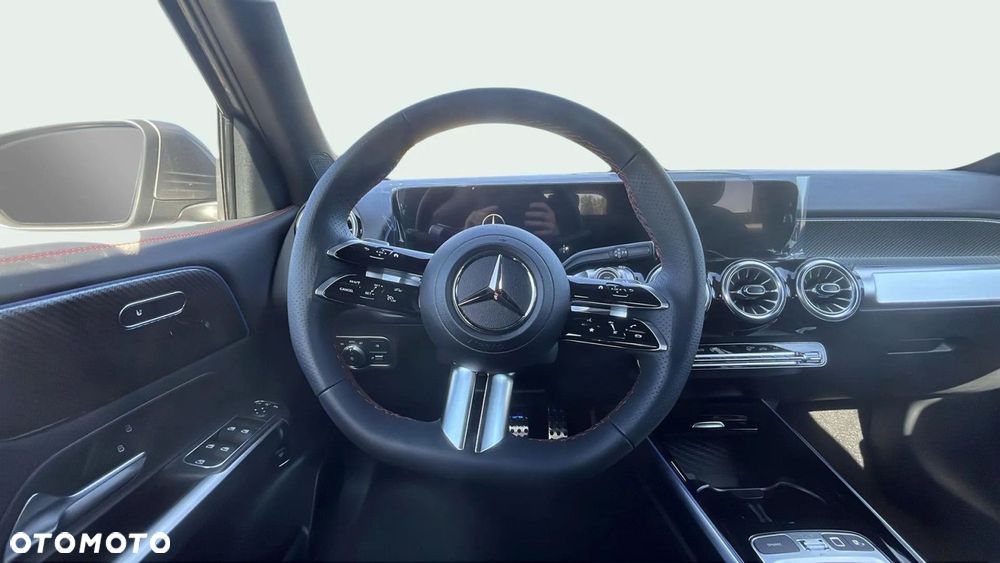 Mercedes-Benz GLB 200 AMG Line 7G-DCT - 10