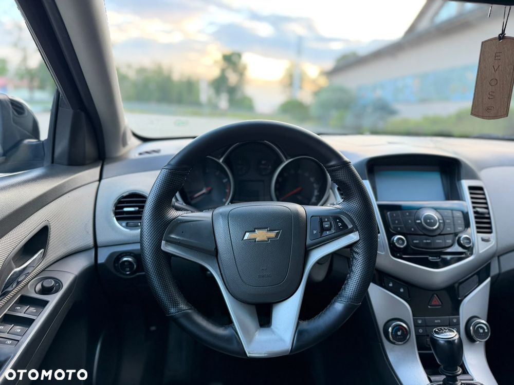 Chevrolet Cruze 1.8 LS - 10