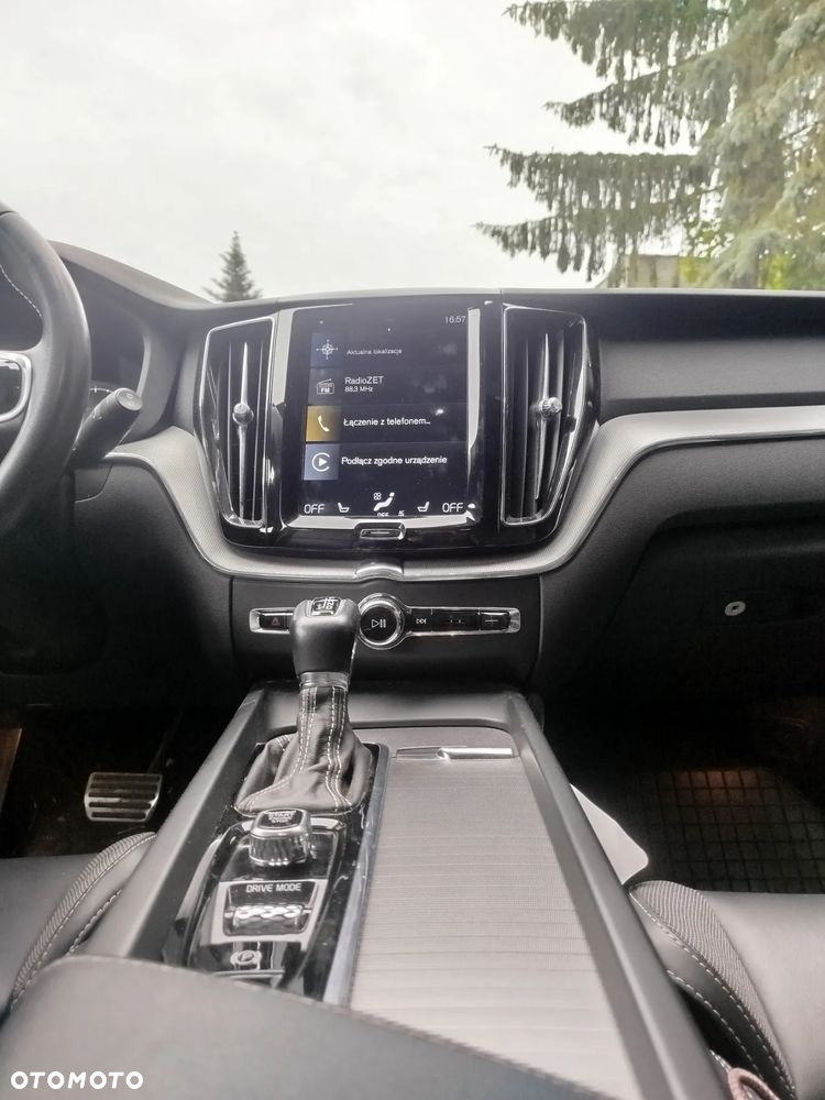 Volvo XC 60 T4 R-Design - 12