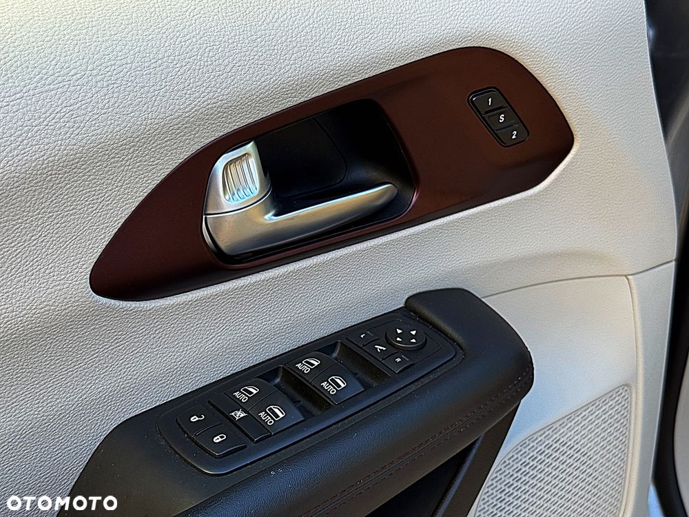 Chrysler Pacifica - 18