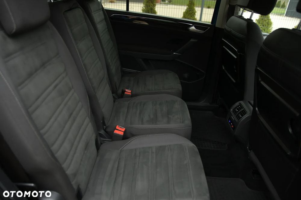 Volkswagen Touran 2.0 TDI SCR Highline - 18