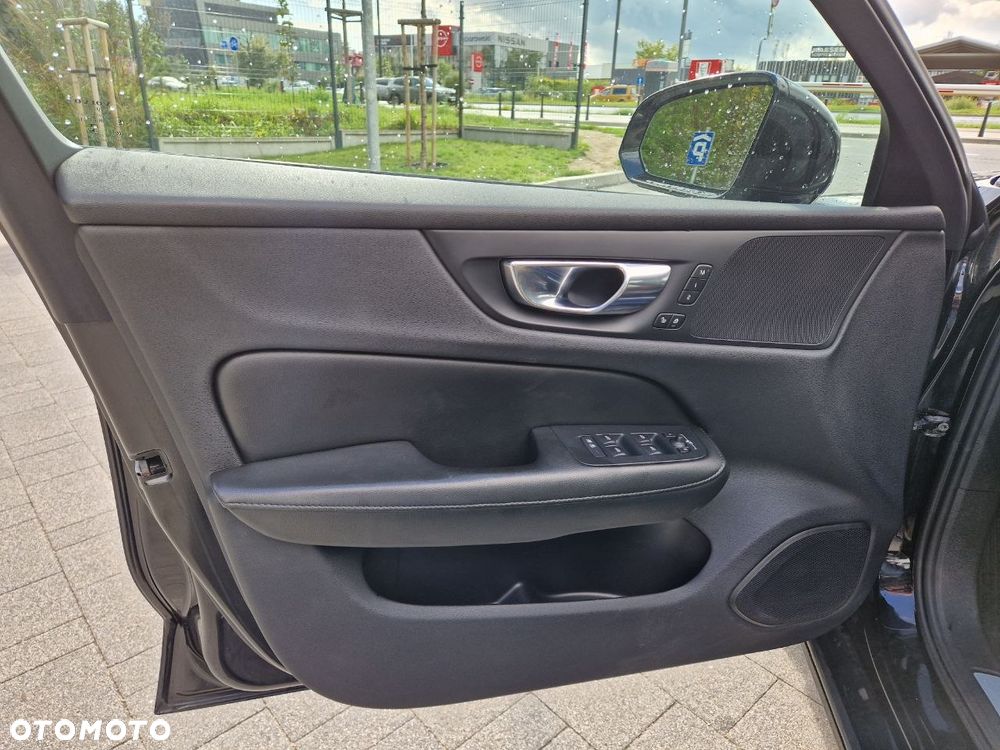 Volvo S60 T6 AWD Momentum Pro - 13
