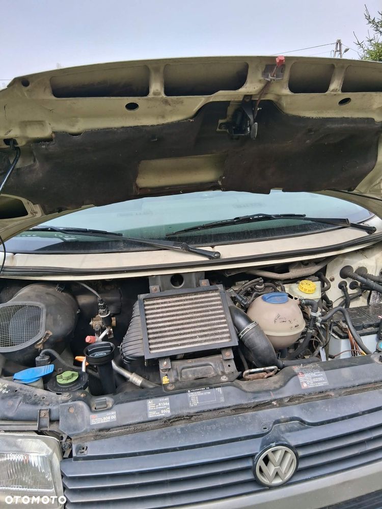 Volkswagen Transporter - 9