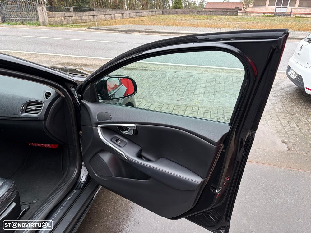 Volvo V40 Cross Country D2 Momentum - 26