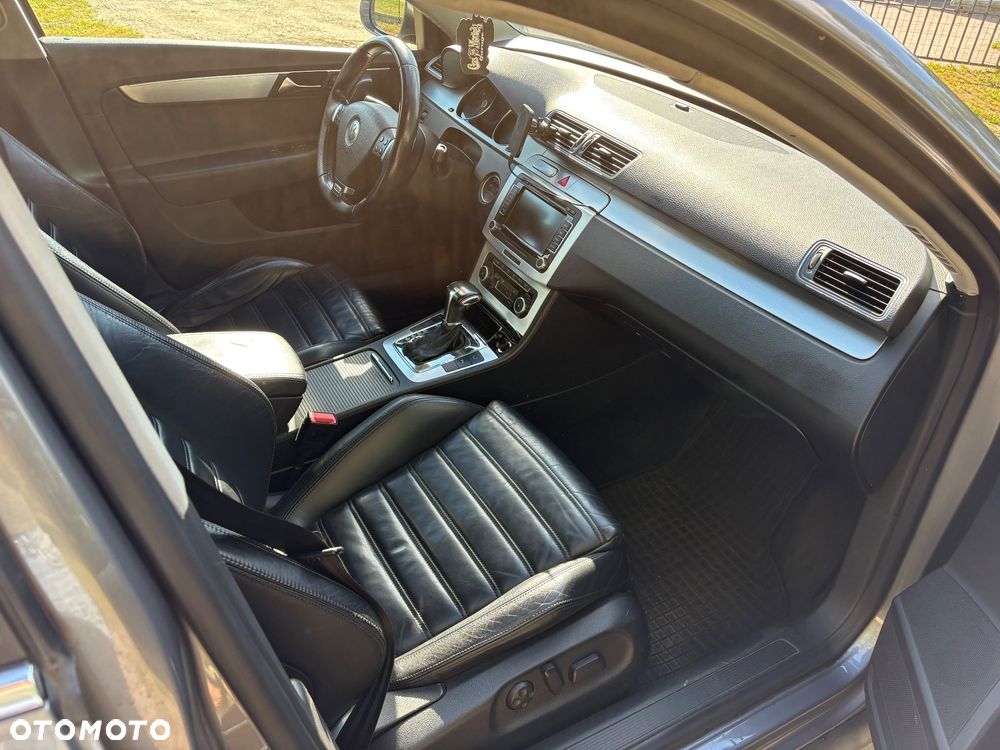 Volkswagen Passat V6 FSI 4Motion DSG R36 - 13