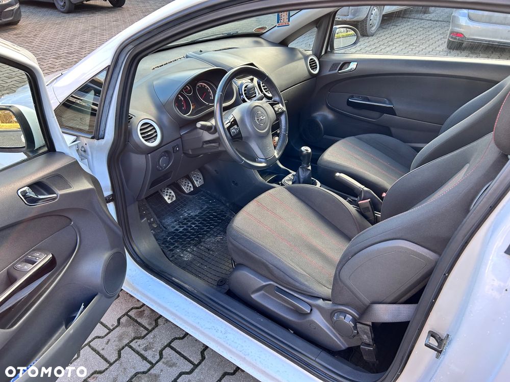 Opel Corsa 1.2 16V Cosmo - 10