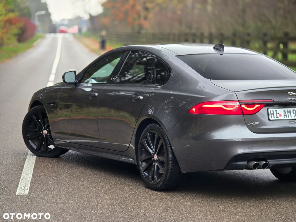 Jaguar XF 2.0 i4D AWD R-Sport - 39