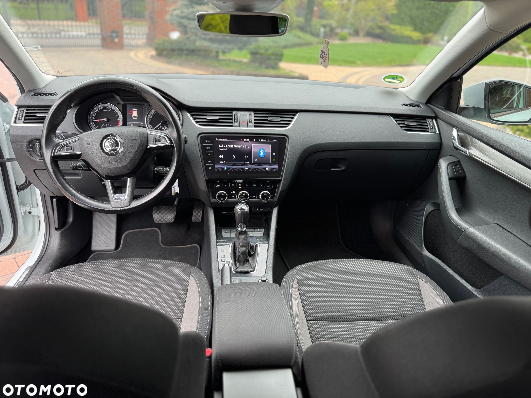 Skoda Octavia Combi 2.0 TDI DSG 4x4 Scout - 17