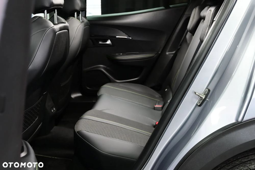 Peugeot 2008 BlueHDi 130 EAT8 GT Pack - 20