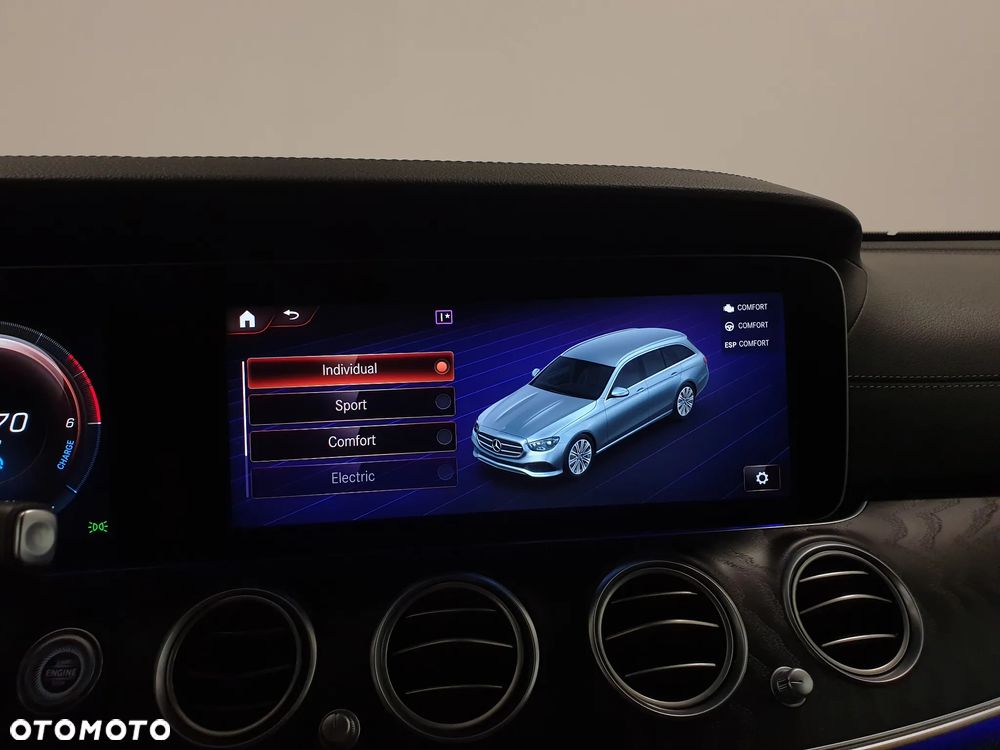 Mercedes-Benz Klasa E 300 de 4Matic 9G-TRONIC AMG Line - 21