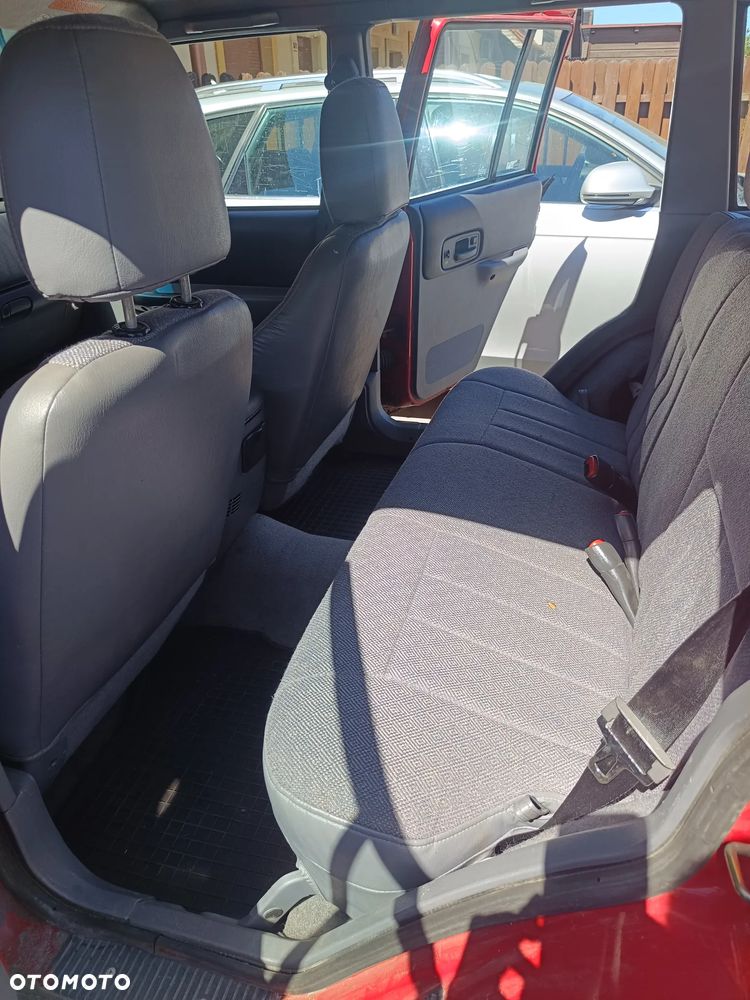 Jeep Cherokee 2.5 Sport - 14