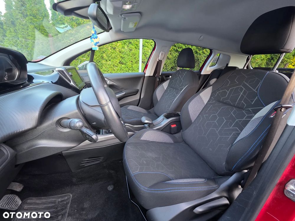 Peugeot 2008 BlueHDi 100 STOP & START Style - 10