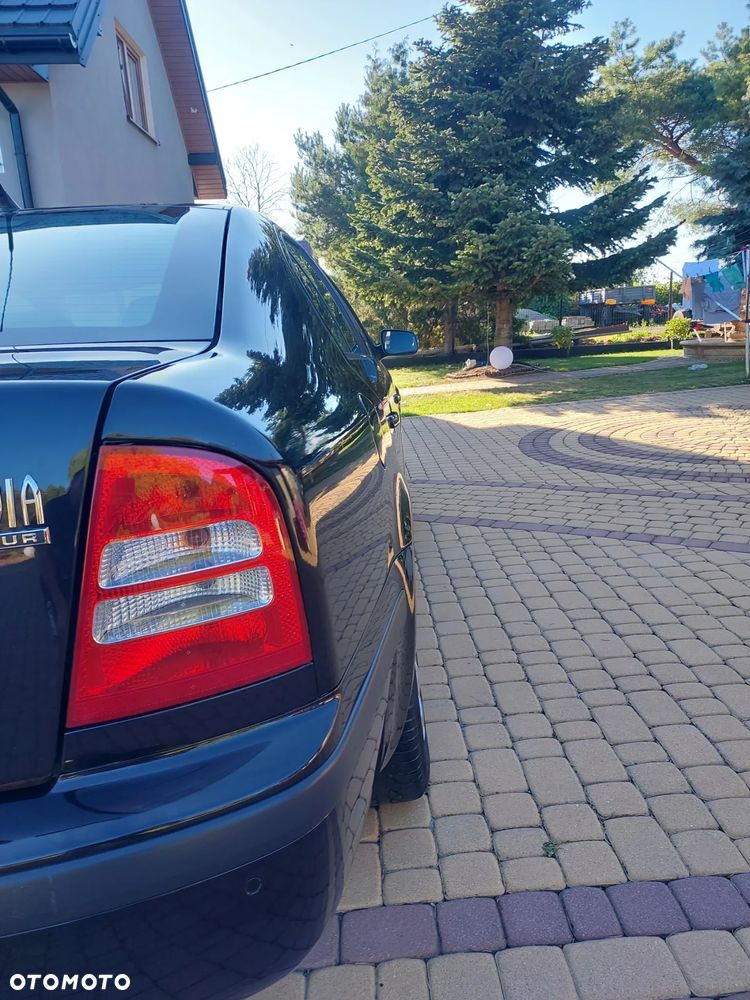 Skoda Octavia 1.6 Tour - 6