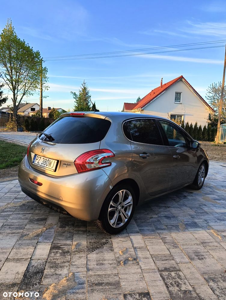 Peugeot 208 1.6 e-HDi Allure STT - 2