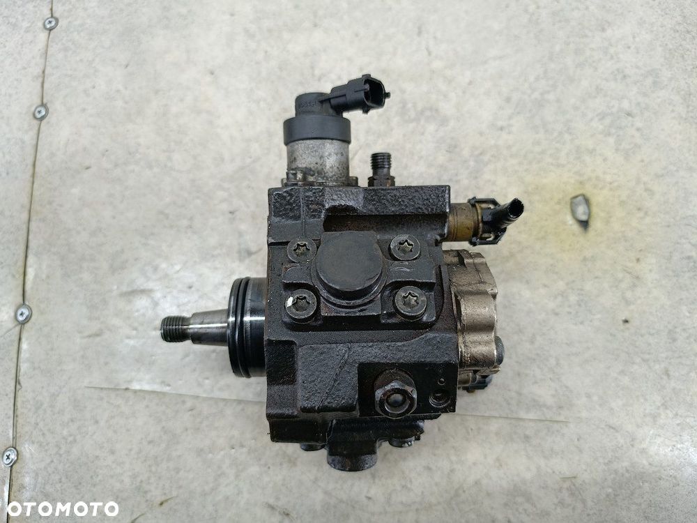 POMPA WTRYSKOWA HYUNDAI H-1 II 33100-4A420 0445010207  BOSCH 2.5 CRDI - 2