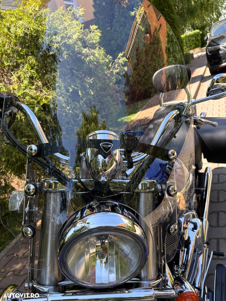 Triumph Bonneville - 10