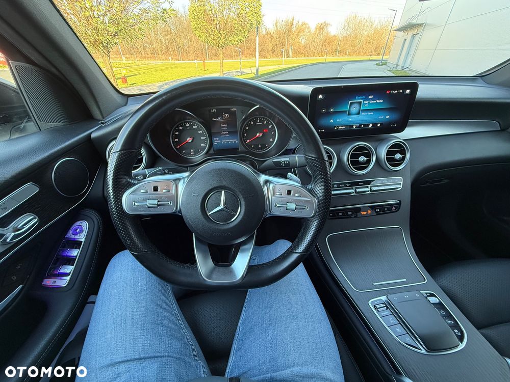Mercedes-Benz GLC 300 4Matic 9G-TRONIC AMG Line - 16