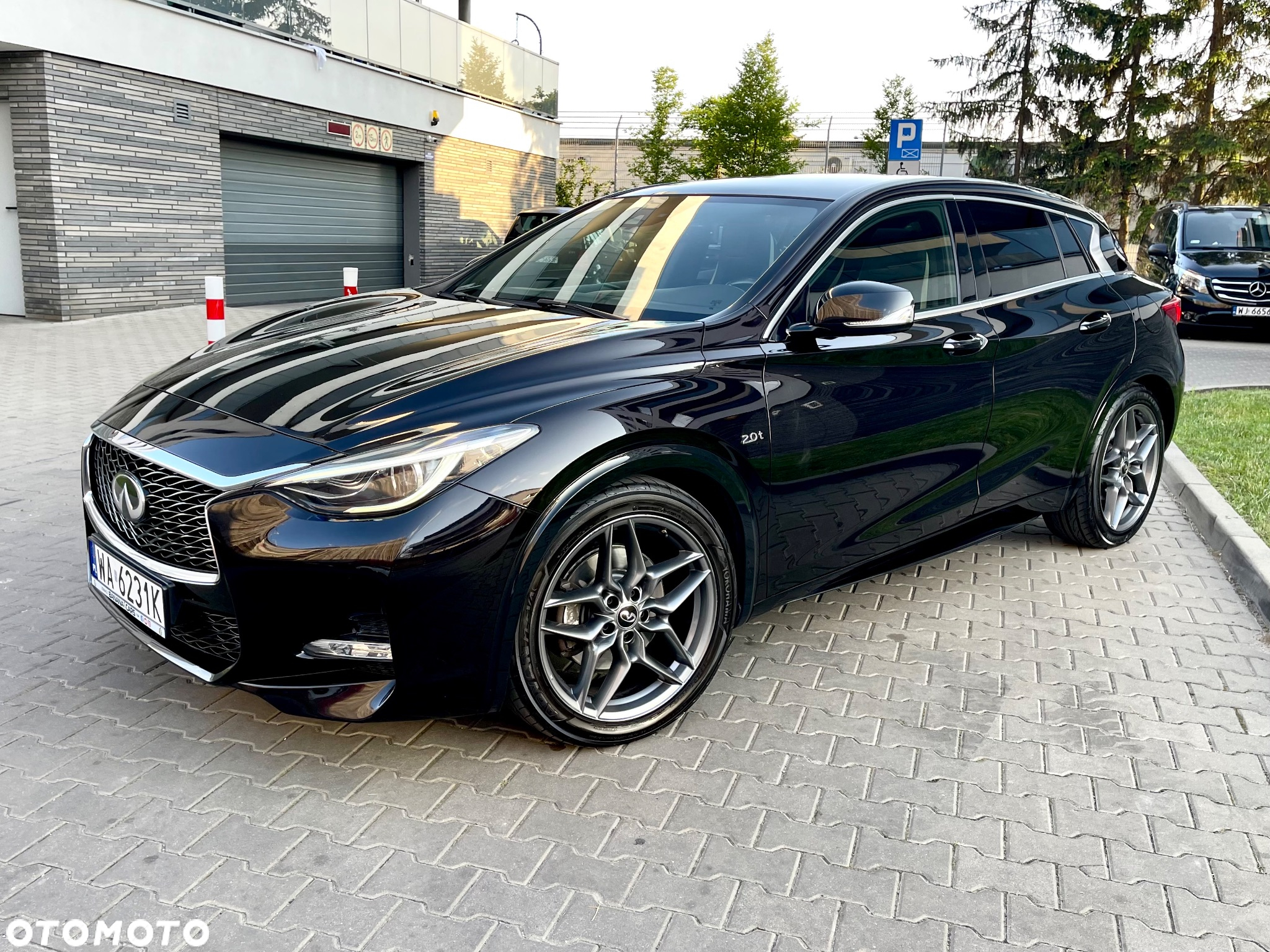 Infiniti Q30 2.0t Sport AWD 7DCT - 11