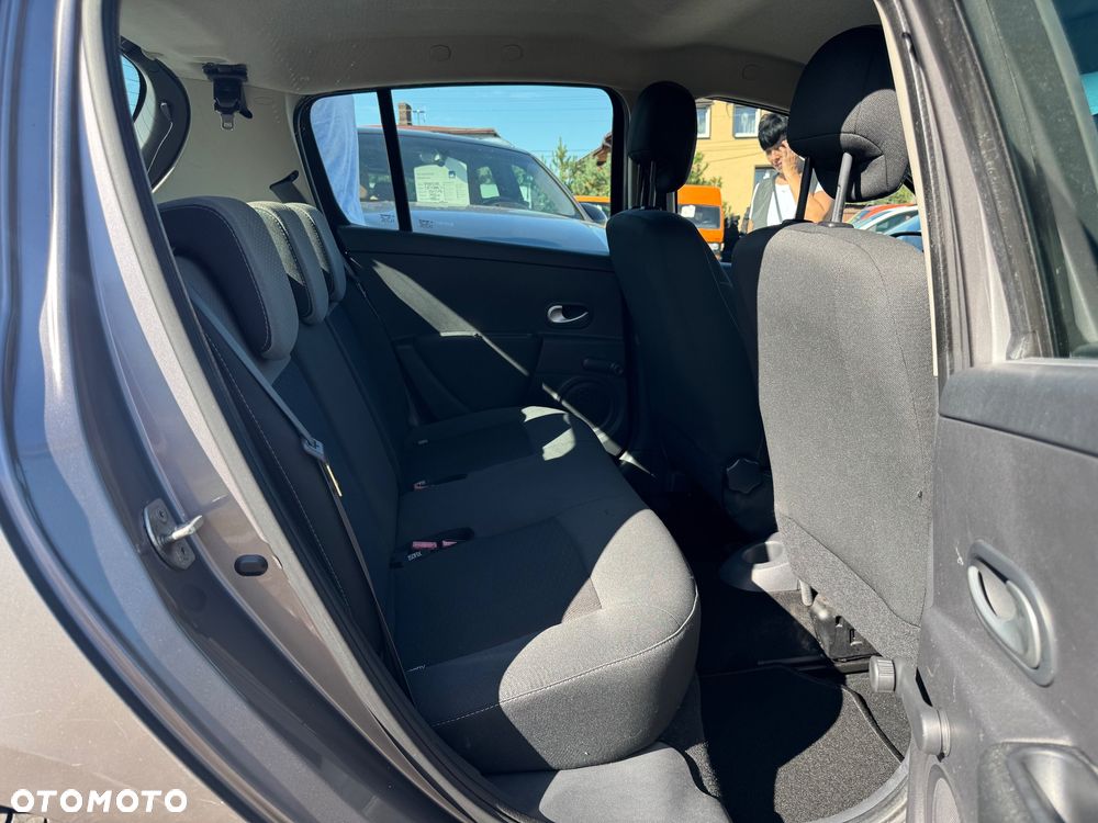 Renault Clio - 19