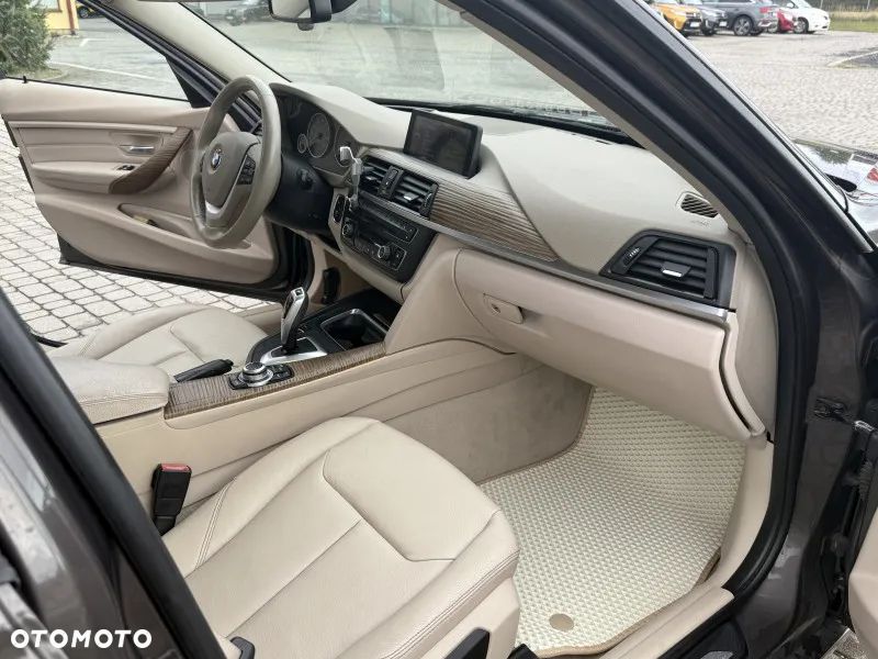 BMW Seria 3 328i xDrive Sport-Aut Luxury Line - 8