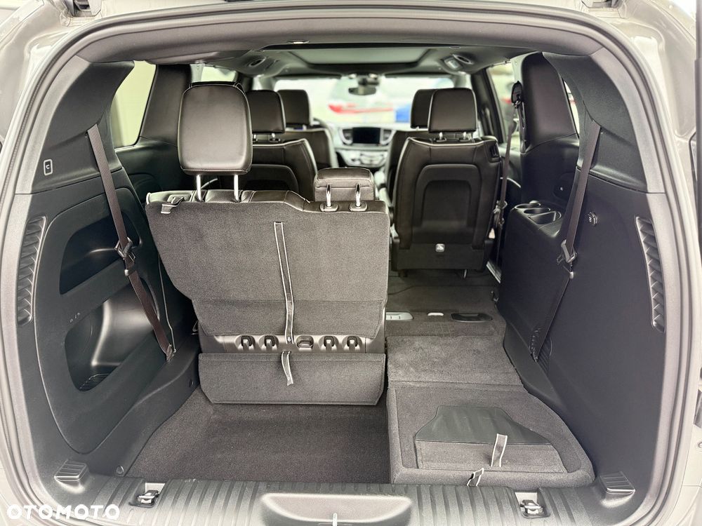 Chrysler Pacifica - 32